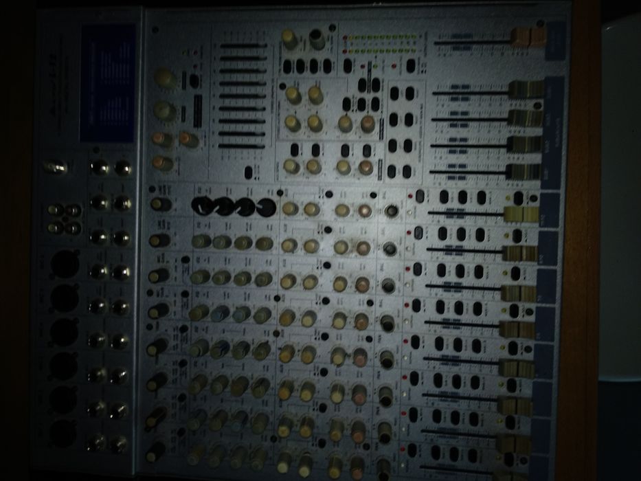 Mesa de mistura 12 canais