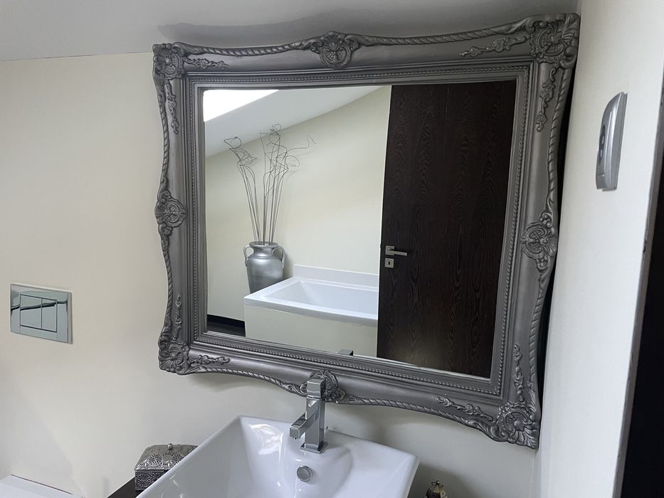 Vendo espelho com moldura em gesso