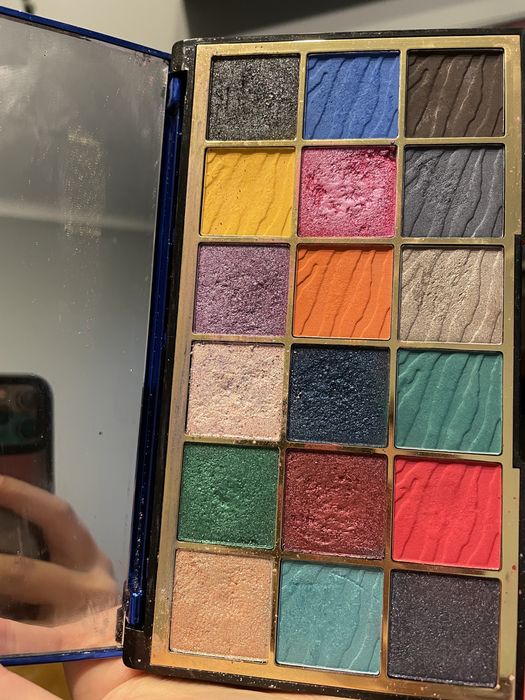 Paletka cieni Revolution