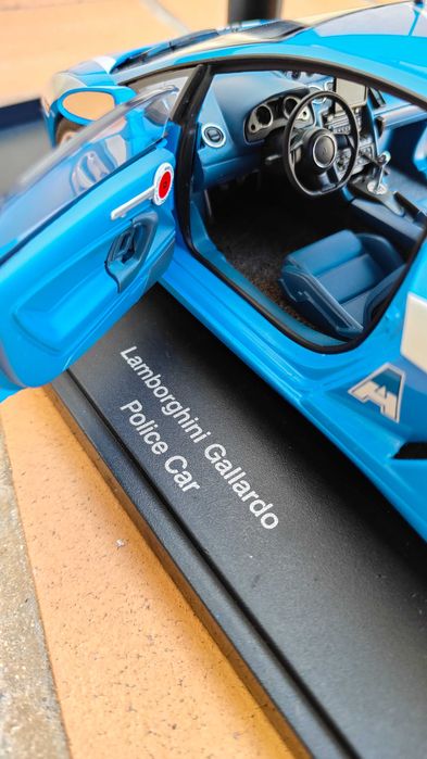 Lamborghini Gallardo Police AutoArt 1/18