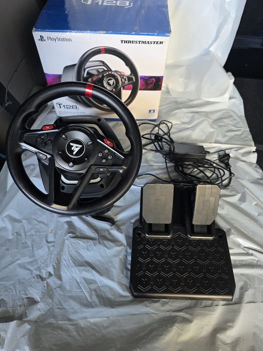 Volante com pedais THRUSTMASTER