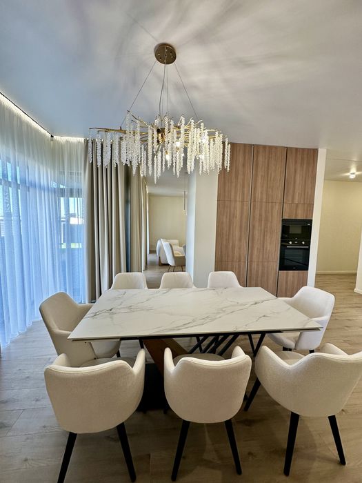 НОВИЙ одноповерховий будинок з дизайнерським ремонтом у закритому КМ !