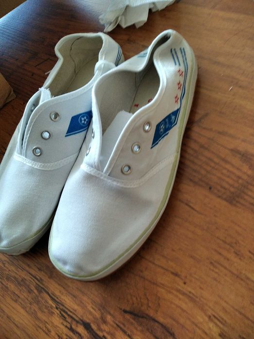 Halówki trampki r.34,37