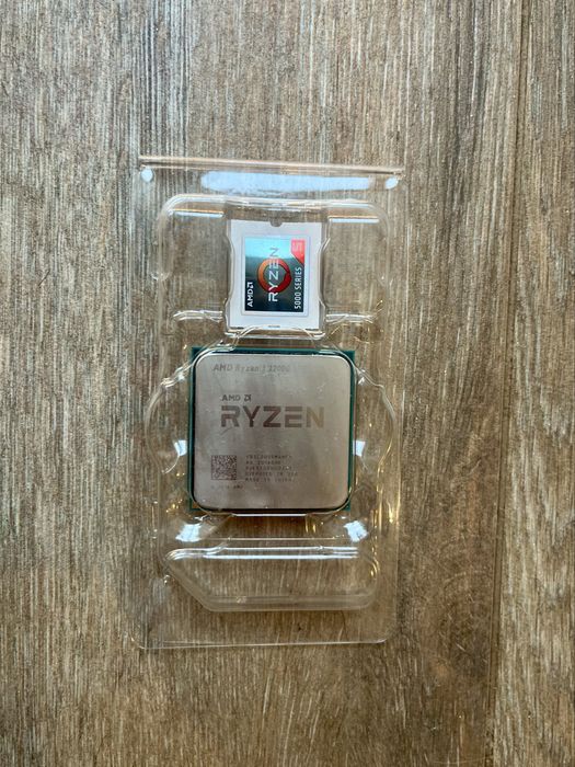 Procesor AMD Ryzen 3 3200G + chłodzenie – dobry stan!