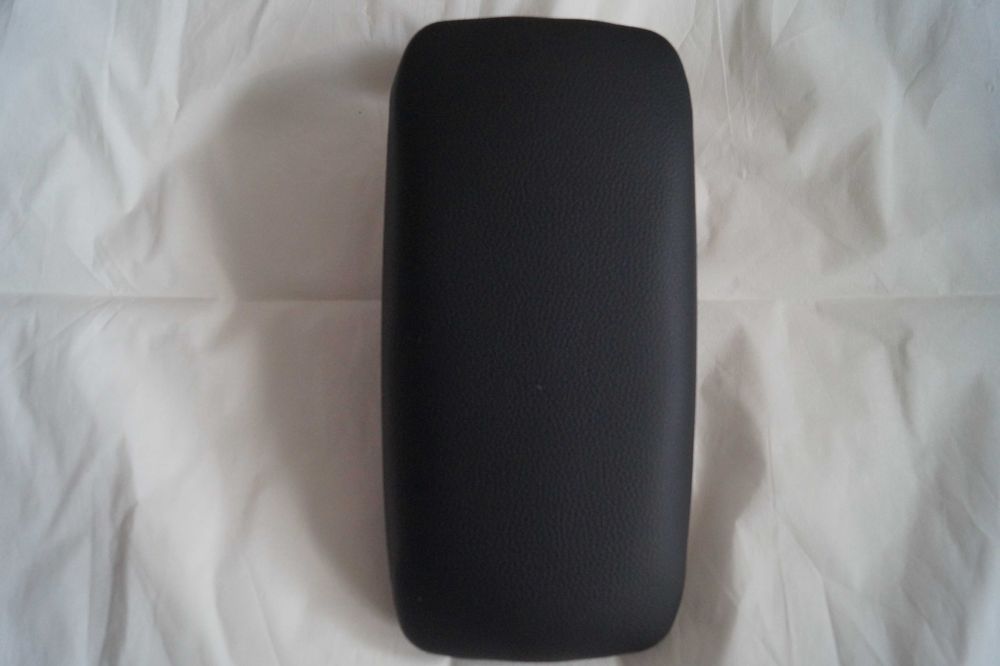 Klapa podłokietnika samochodowego