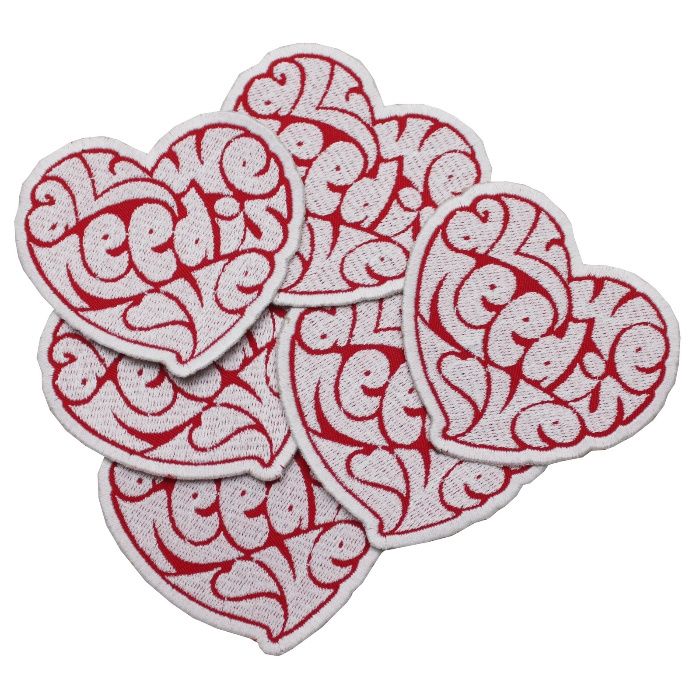 Emblema Bordado - all we need is love