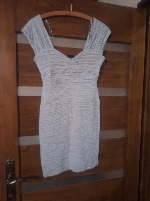 Sukienka River Island rozm.M rtan bardzo dobry.