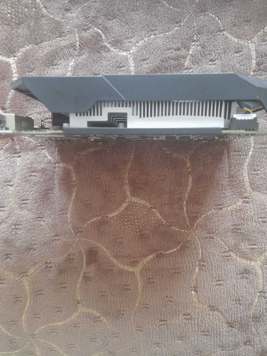 Gráfica asus geforce gtx 1650 phoenix OC 4GB