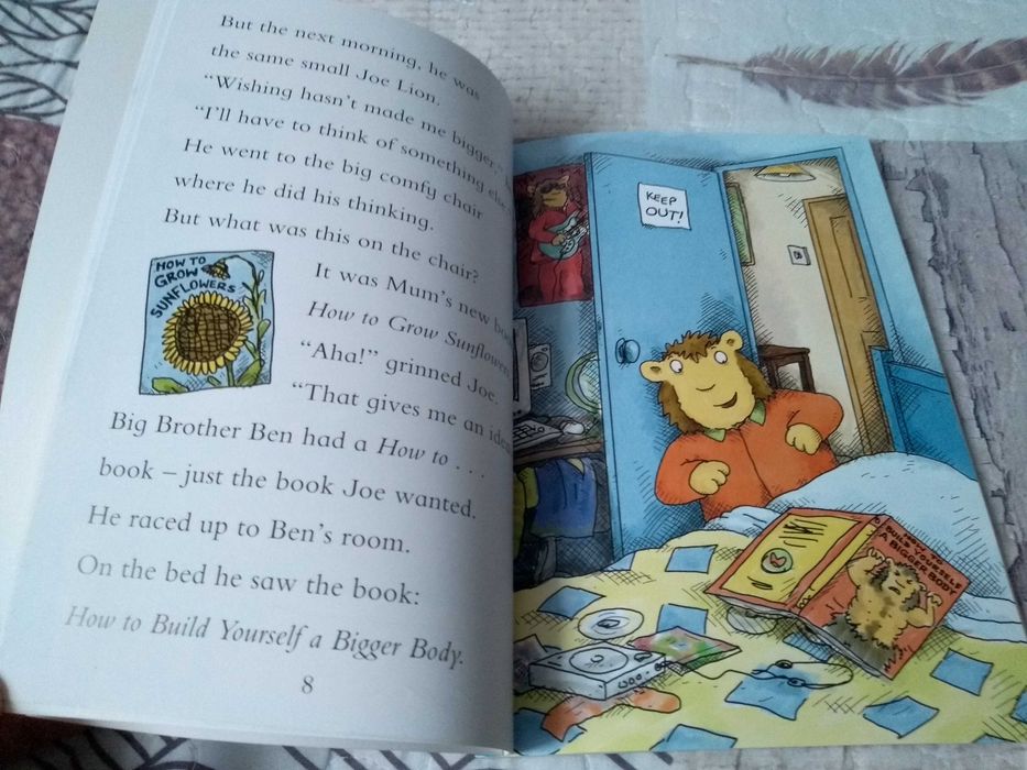Książka po angielsku Joe Lion's Big Boots. I am Reading, Kara May