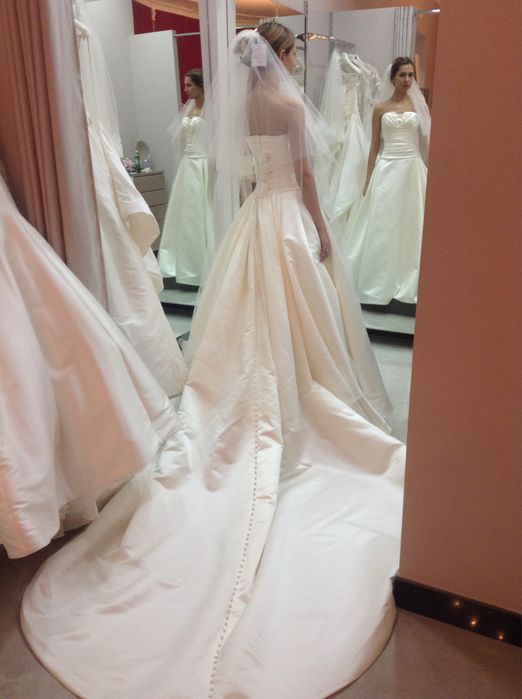 Весільна сукня Pronovias