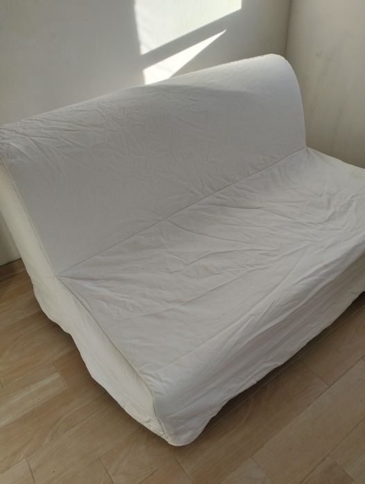 Sofá-cama Lycksele IKEA 140cm com capa branca