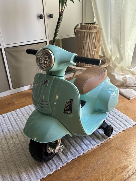 Vespa eletrica criança