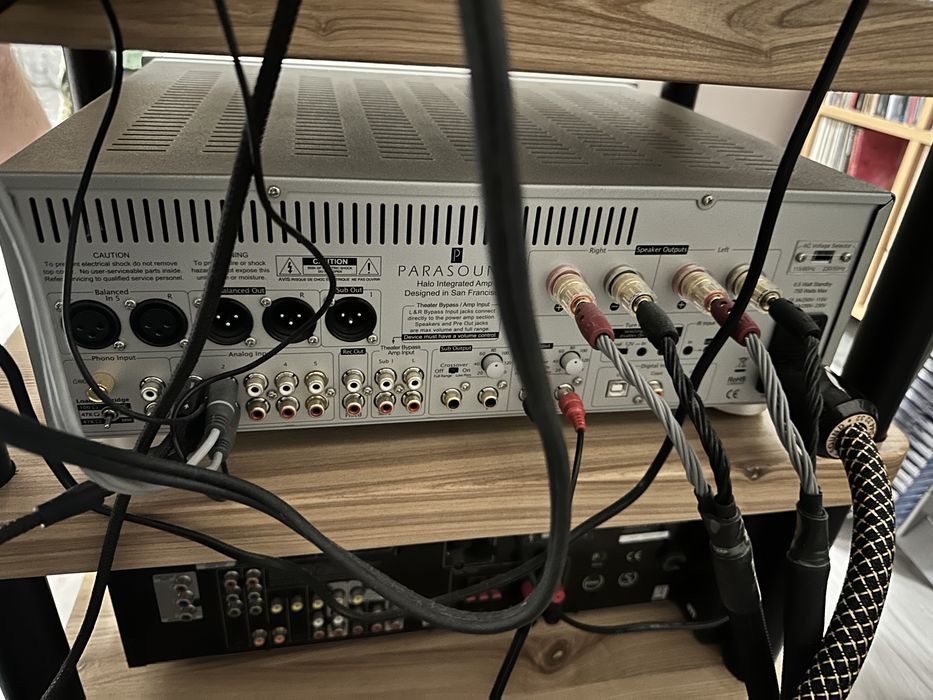 Parasound (HINT)  Halo Integrared Ampflifier Идеал!