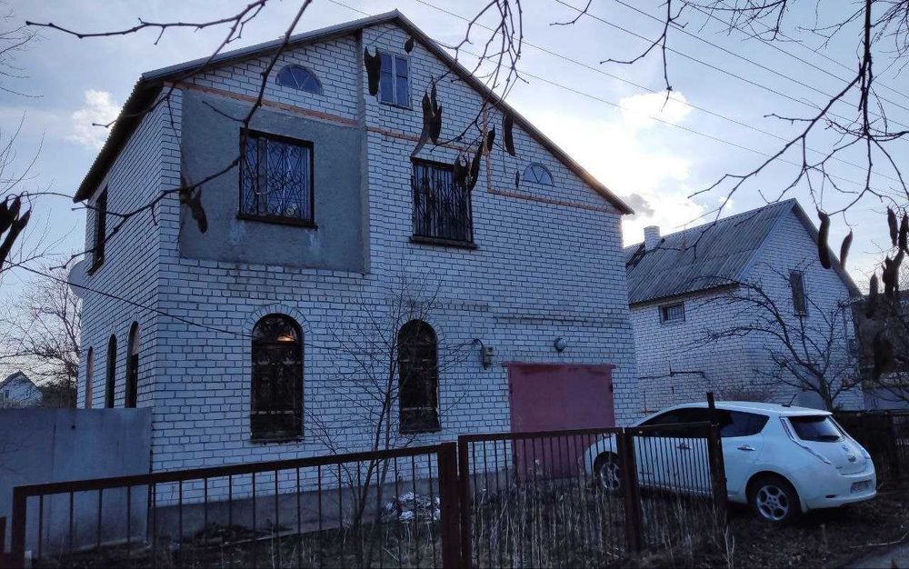 Продам надёжный и просторный дачный дом г Подгородное СТ Надежда