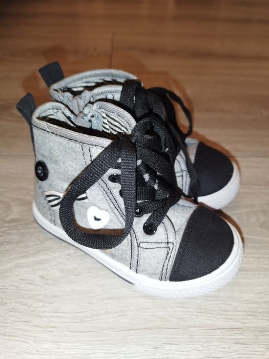 Szare buty dla dziewczynki trampki trzewiki CCC 22