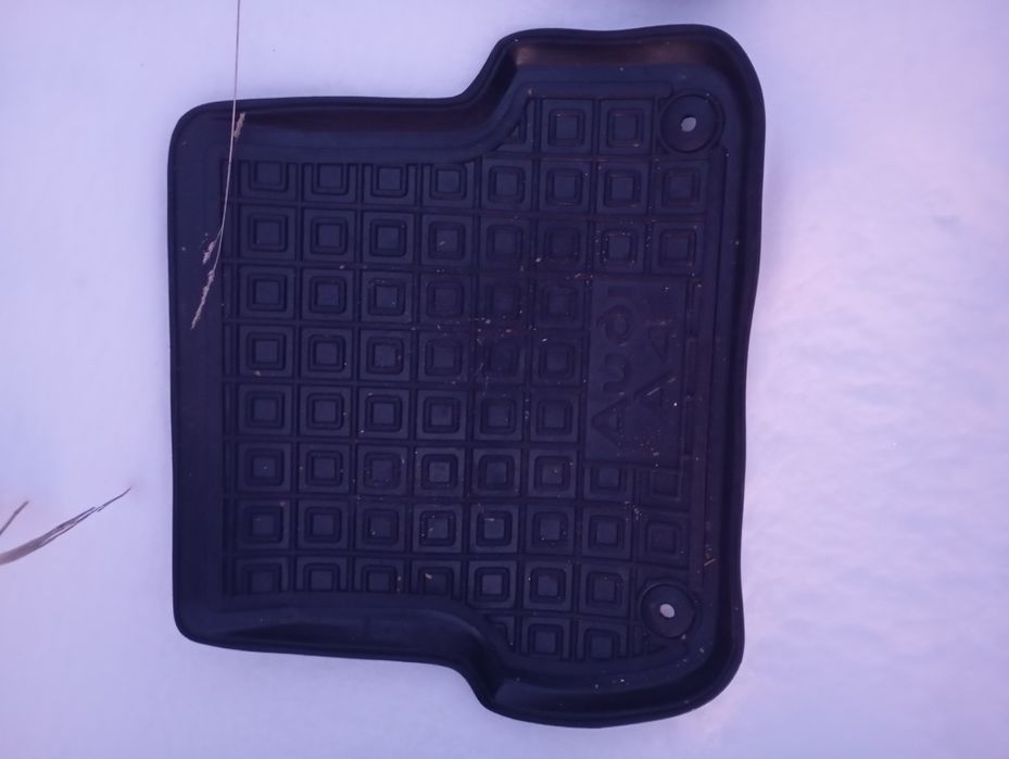 Продам коврики на Ауди А4 б6 в хорошому состоянии