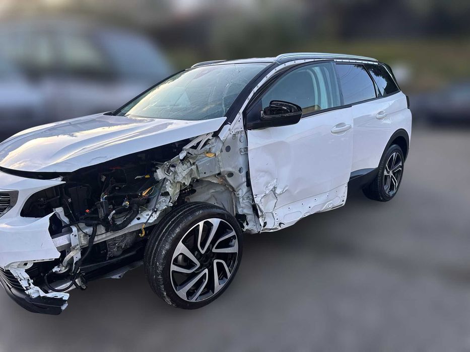 Peugeot 5008 II 1.5 BlueHDi 7Lug de 2018 Salvado