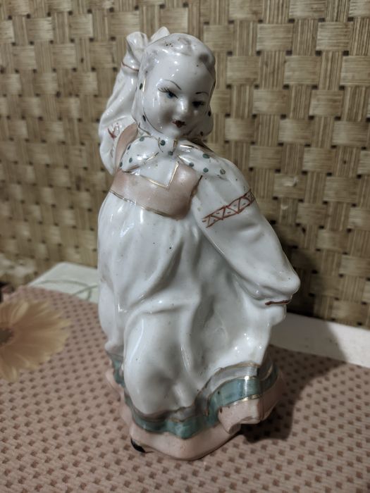 Статуэтка фарфор позолота