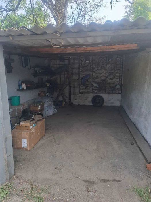 Продам гараж в кооперативе на Бреуса