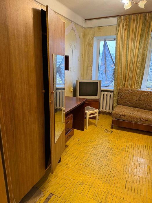 Продам комнату ул Космической –метро Черниговское