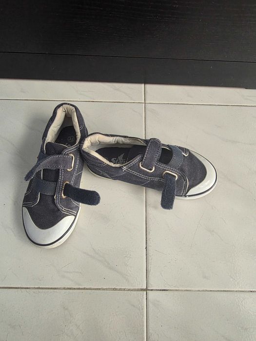 Ténis de ganga para meninas com fecho de velcro (tamanho 33)