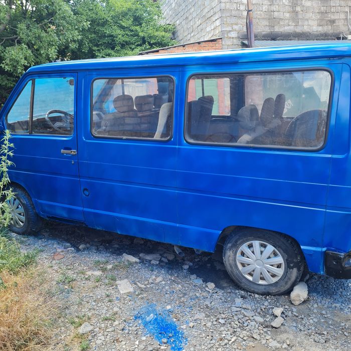 Автомобіль рено трафік