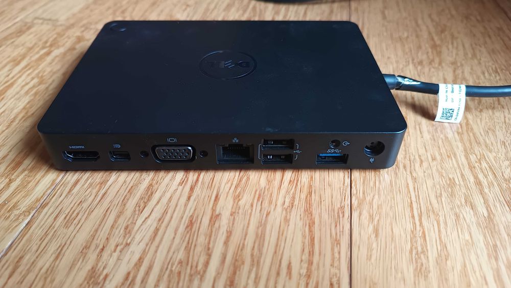 Stacja dokująca DELL WD15 - uszkodzony kabel USB-C