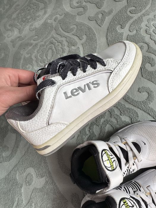 Кросівки на хлопчика Nike та Levis 28 розміру