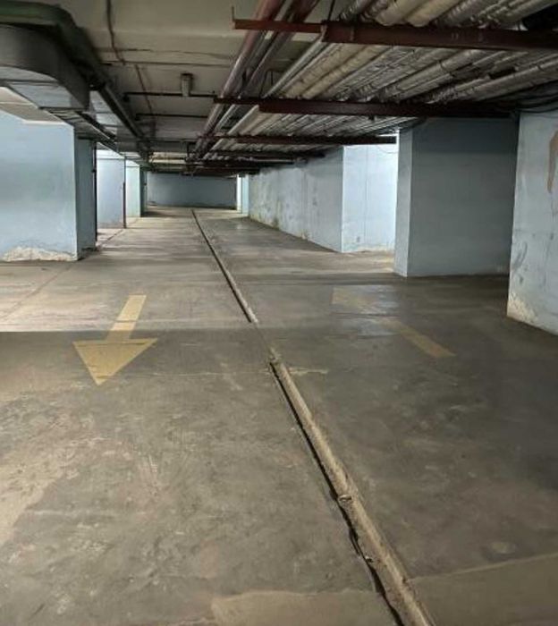 Підземний паркінг Юлії Здановської Ломоносова 58