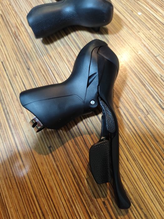 Manetki klamki rowerowe do hamulców i przerzutek