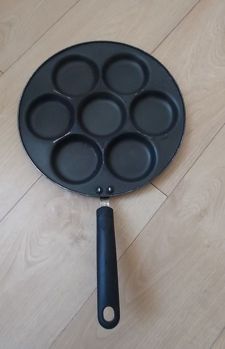 Patelnie używane.