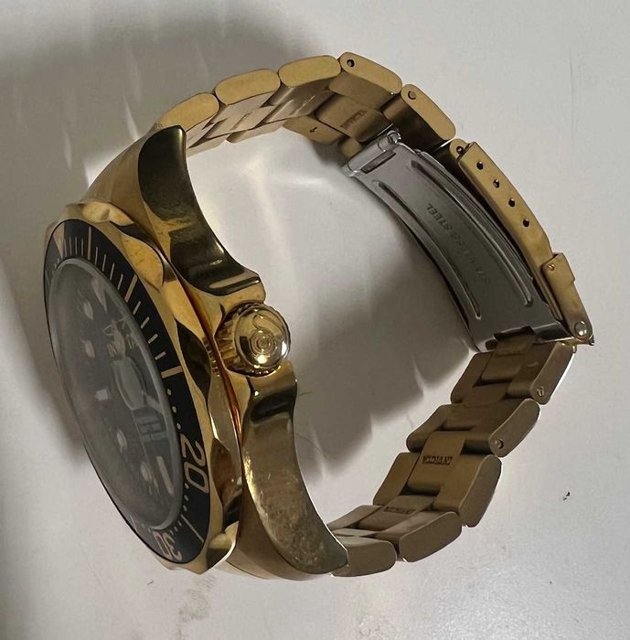 Invicta Professional64284030388994122