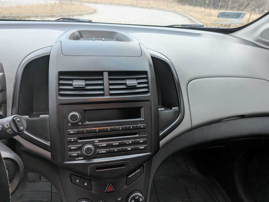 samochód chevrolet aveo