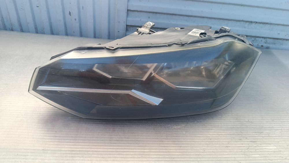Vendo farol esquerdo de VW polo ano 2017/22