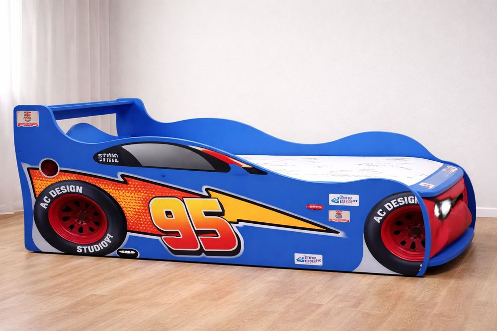 Продам дитяче ліжко у вигляді машинки маквін