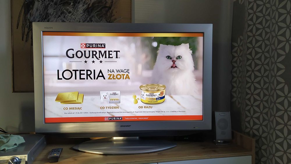37'' Elegancki telewizor Sharp AQUOS LC-37AD5E