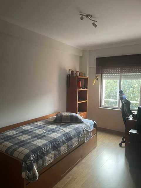 T3 Mobilado em Vialonga | 110 m² | 2 WC | Pronto a habitar