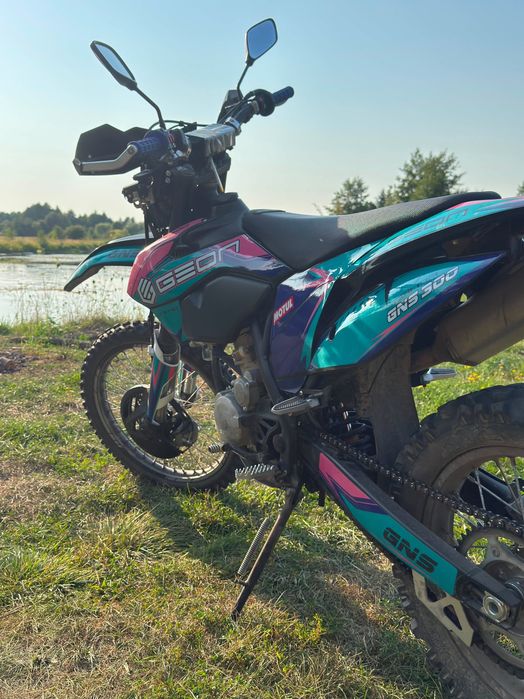 Подам мотоцикл Geon GNS 300