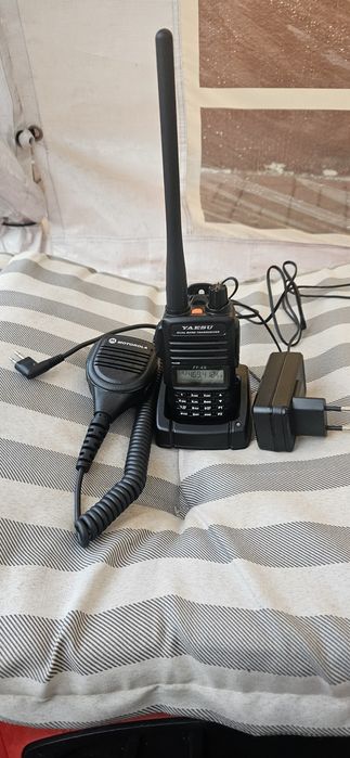 Radiotelefon Yaesu FT-4X