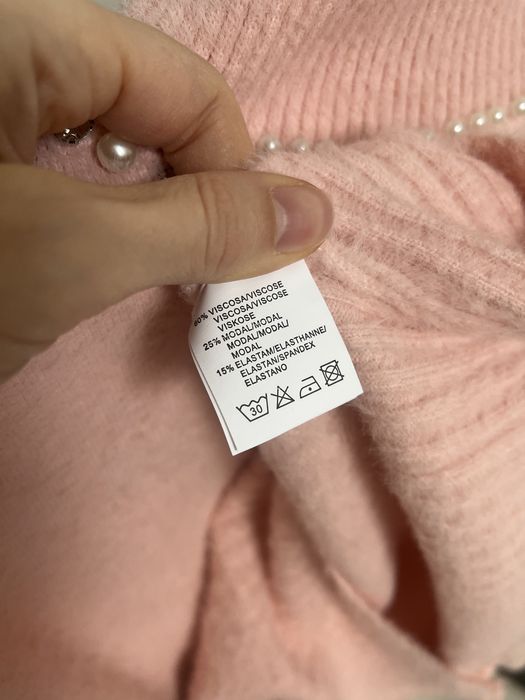 Różowy sweter alpaka z perelkami i cyrkoniami nowy