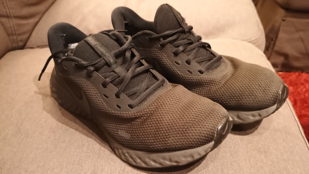 Buty Nike Revolution 5