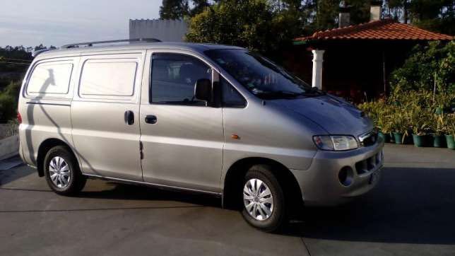 Hyundai H1 - 2.5 TD - 99000km - câmara traseira, sensores de marcha atrás e manutenção em dia.