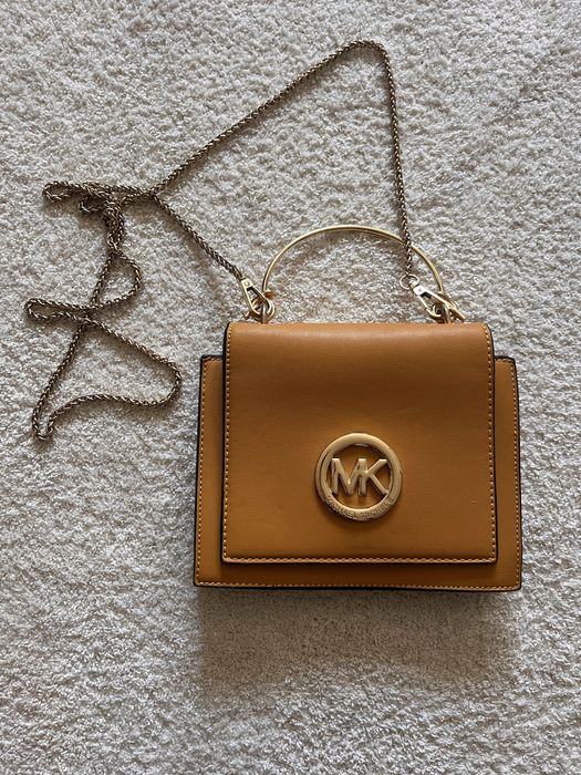 Mala castanha pequena