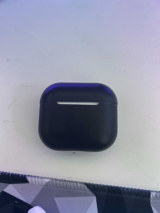 Apple AirPods 3 + etui ładujące lightning z MagSafe