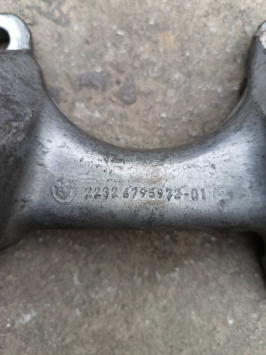 Кронштейн кпп bmw e90,91,92 e84 X1