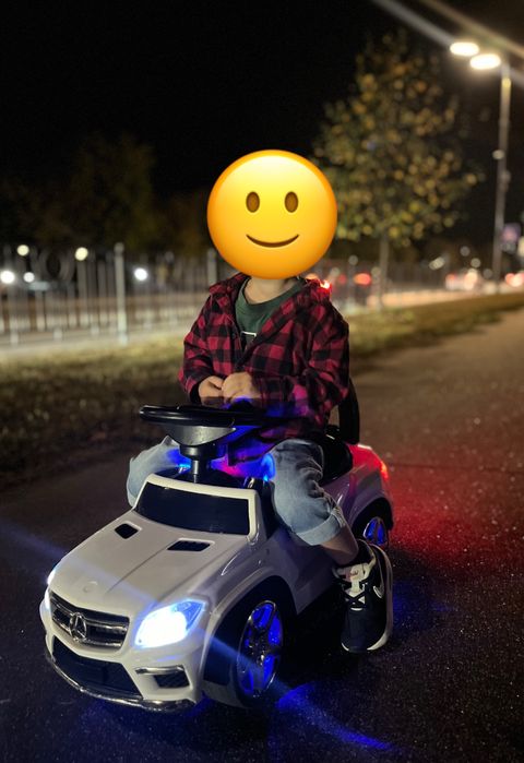 Дитяча машина толокар з батьківською  ручкою на акумуляторі