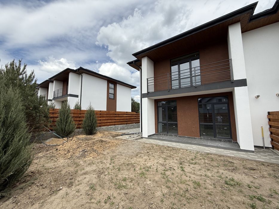 Продаж будинку дуплексу 101 м2, газове опалення, штукатурка, котел