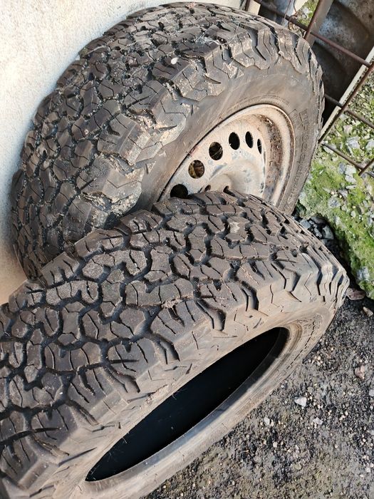 Грязевая  резина  215  65 р16