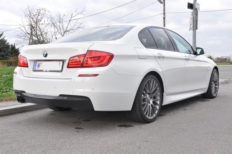 KIT COMPLETO PARACHOQUES PÁRA-CHOQUES FRONTAL + TRASEIRO + EMBALADEIRAS  BMW SÉRIE 5 F10 CARRO F11 CARRINHA PACK M  COM TODOS OS ACESSÓRIOS NOVO CAIXA