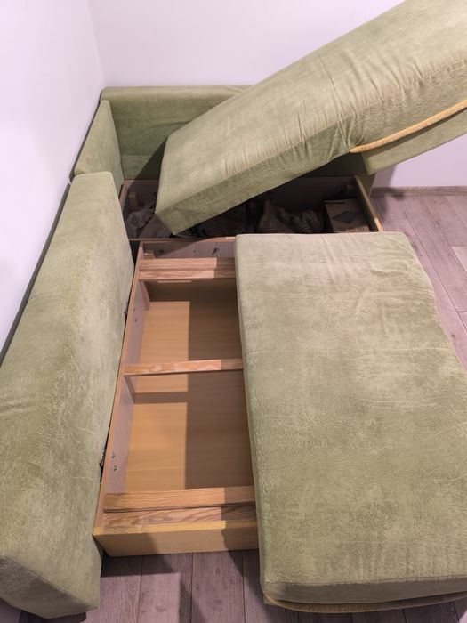 Narożnik z poduszkami i funkcją spania